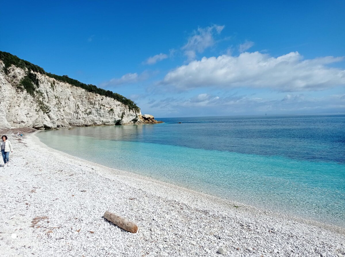 帕杜莱拉海滩（ Padulella Beach ）令人愉悦的海景