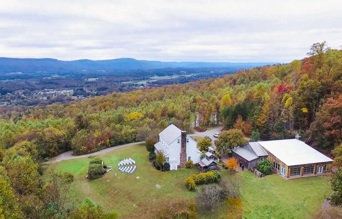 Mountain Willow Manor: 5BR Stunning Views 65 acres