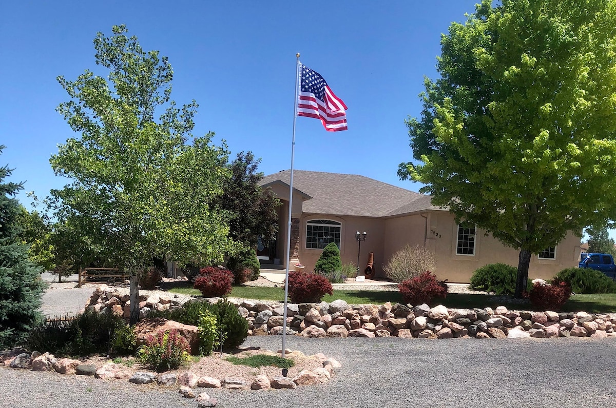 Garden Level Serene Villa near Lake Pueblo