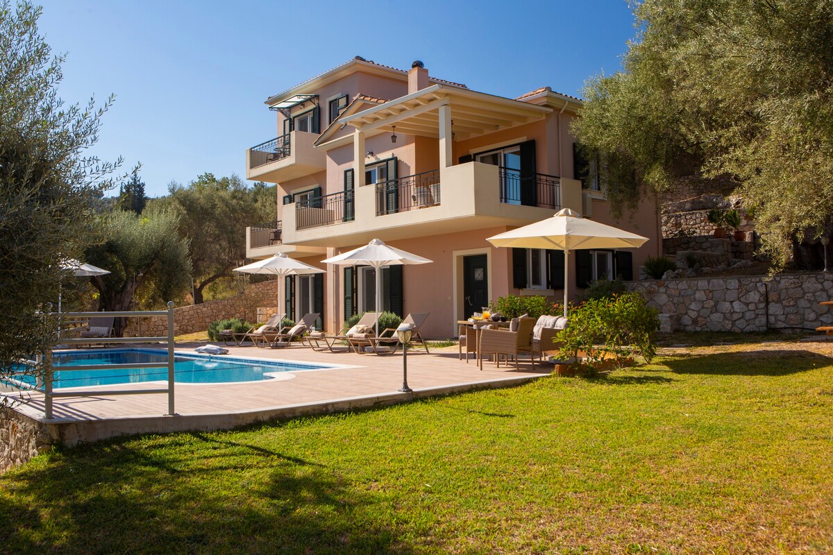 Ιnspiring villa w/private pool, panoramic views