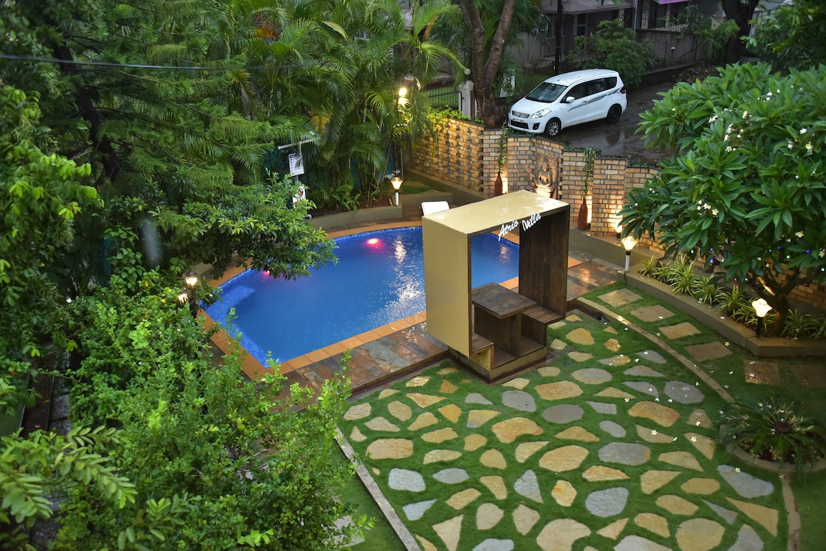 Atrio泳池别墅（ 5BHK ）淋浴和私人花园