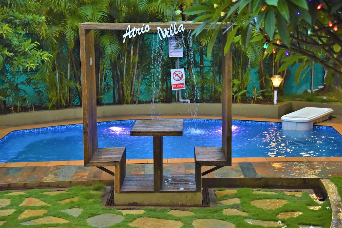 Atrio泳池别墅（ 5BHK ）淋浴和私人花园