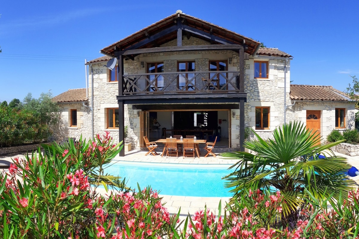 La Chapelle - Private Heated Pool, Village Centre