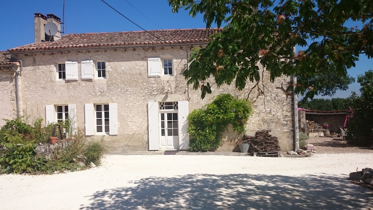 500 year old farmhouse with saltwater private pool