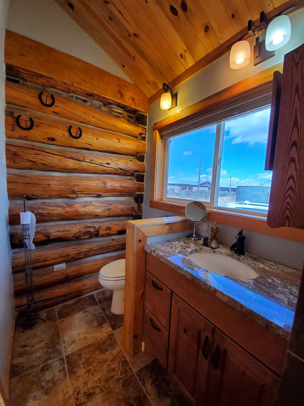 Grande Cabin, Grande View & Country Living