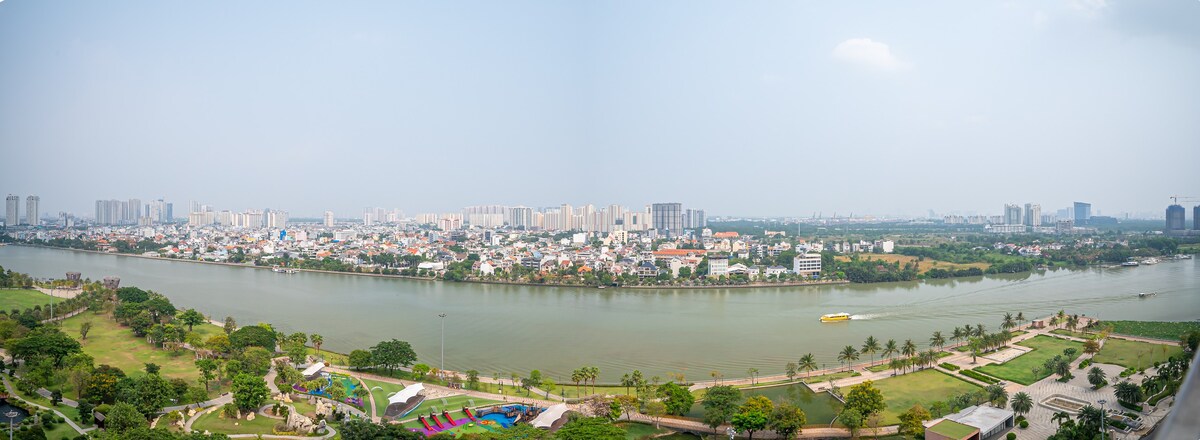 *免费机场接送* 4间卧室200平方米的河景*