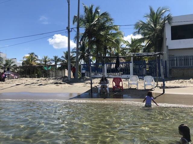 Santiago de Tolú, sector Palo Blanco.的民宿