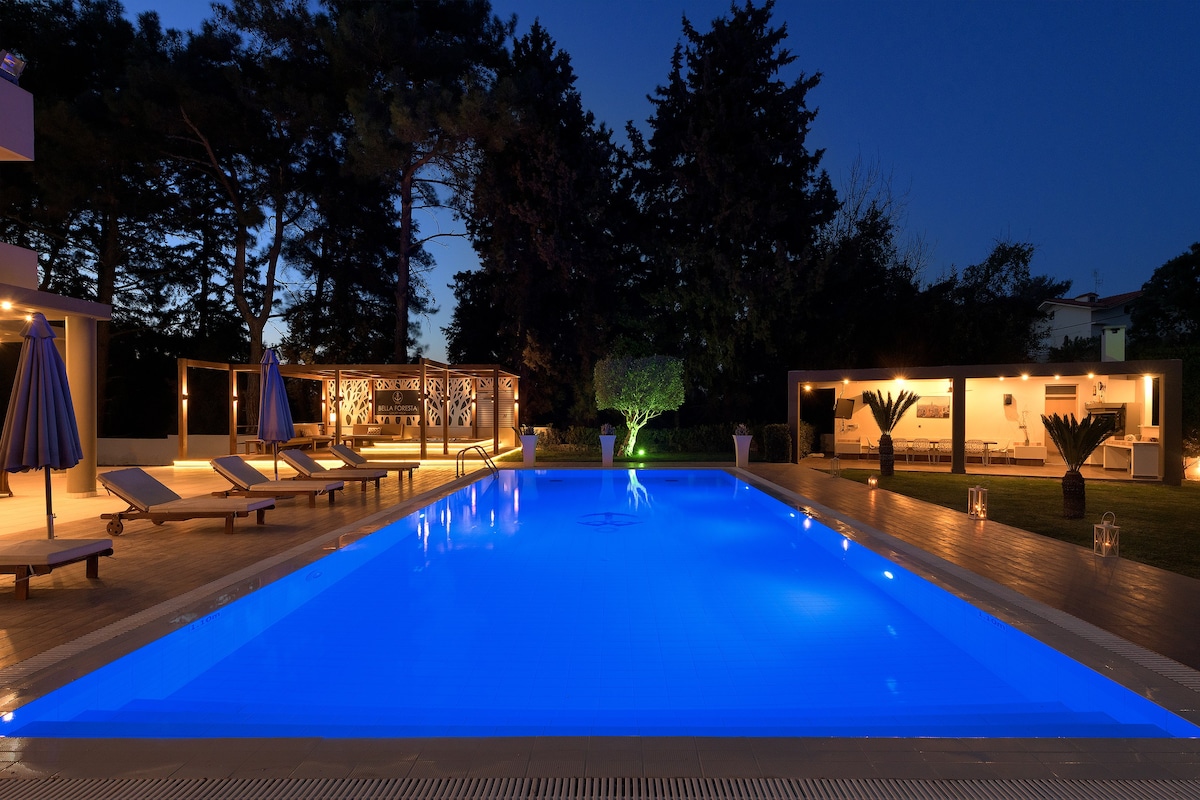 Bella Foresta Villa, 7 Bedroom Luxurious Villa