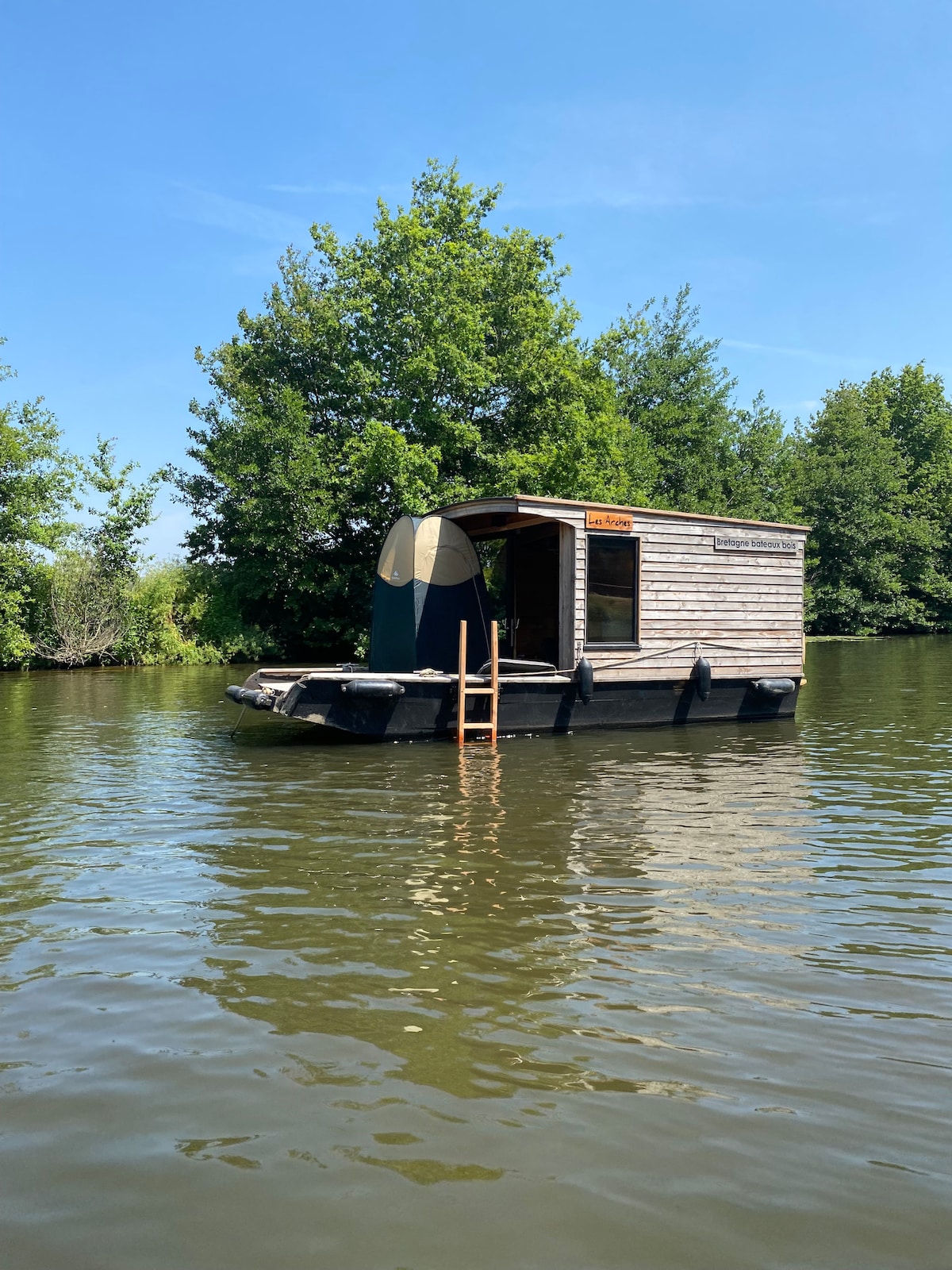 Pénette Bretonne + barque a rames