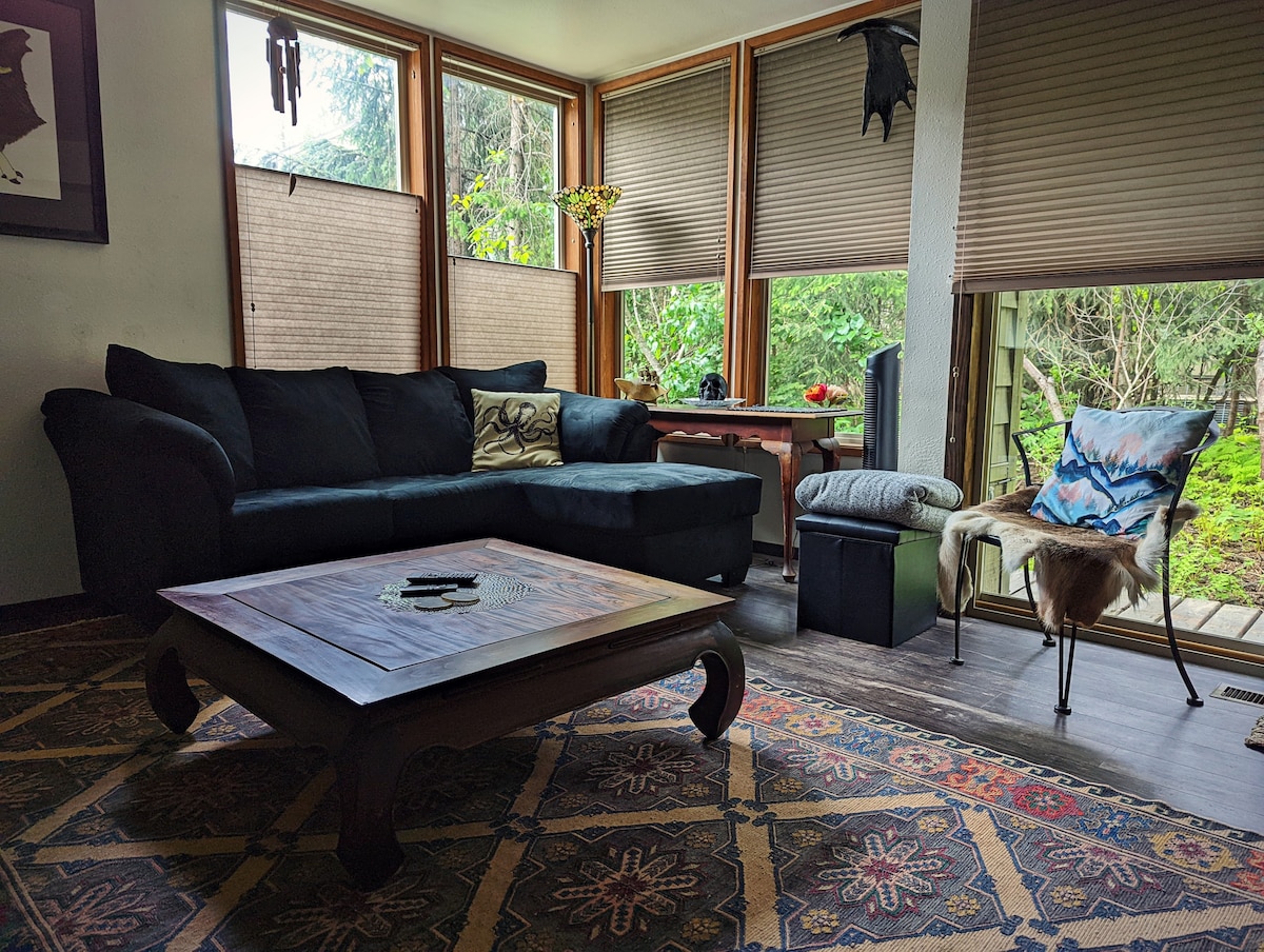 1BR Renovated Alyeska View Condo w/ Jetted Tub