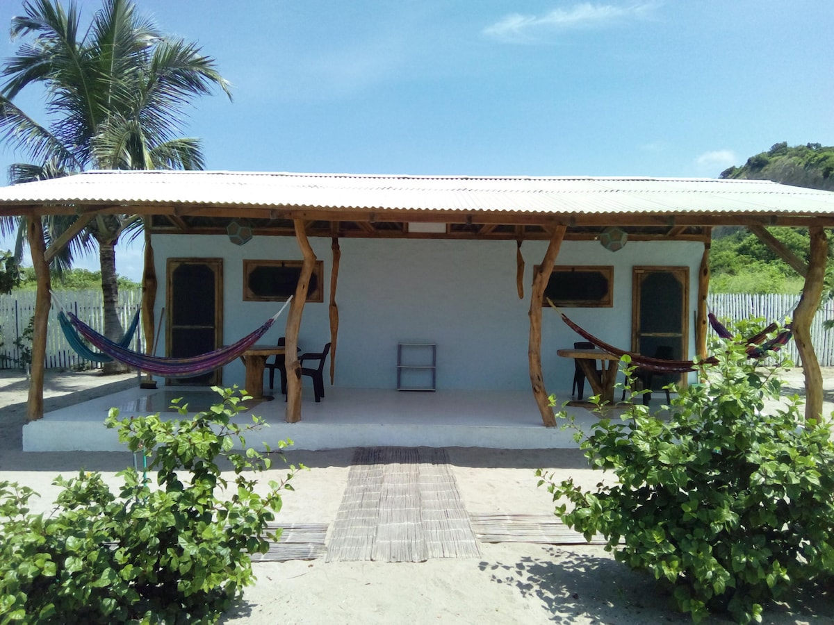 Jardin Pacifico Beach Bungalow Room # 2 （套房）