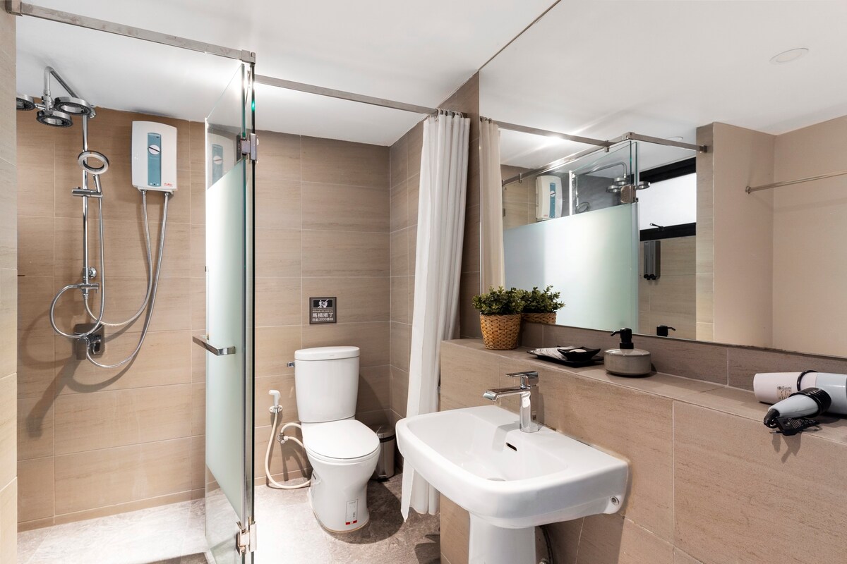 整套住宅私人按摩浴缸， 3间卧室， 150平方米，靠近地铁