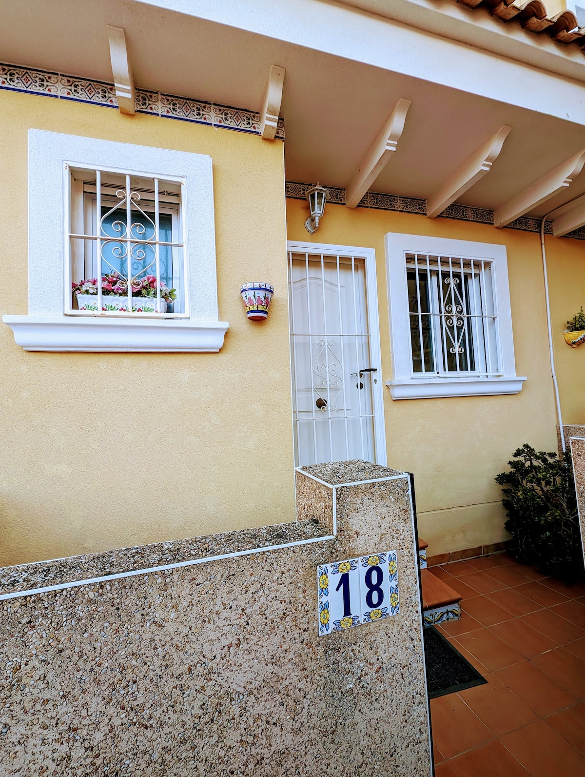 2 Bedroom Algorfa Townhouse with Communal Pool