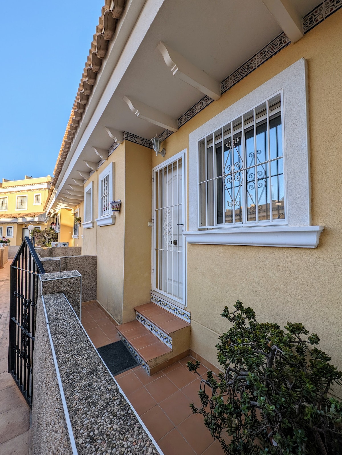 2 Bedroom Algorfa Townhouse with Communal Pool