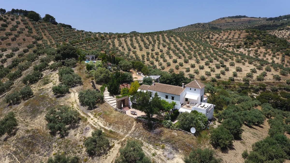 Cortijo Bujio - Exclusive villa with pool.