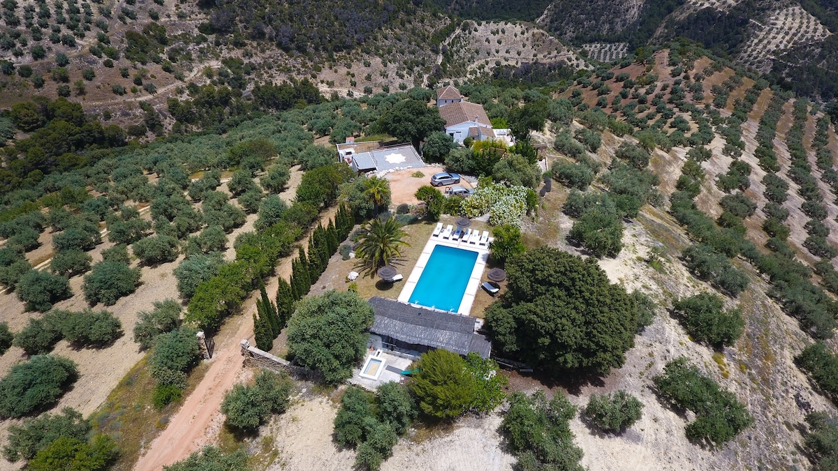 Cortijo Bujio - Exclusive villa with pool.