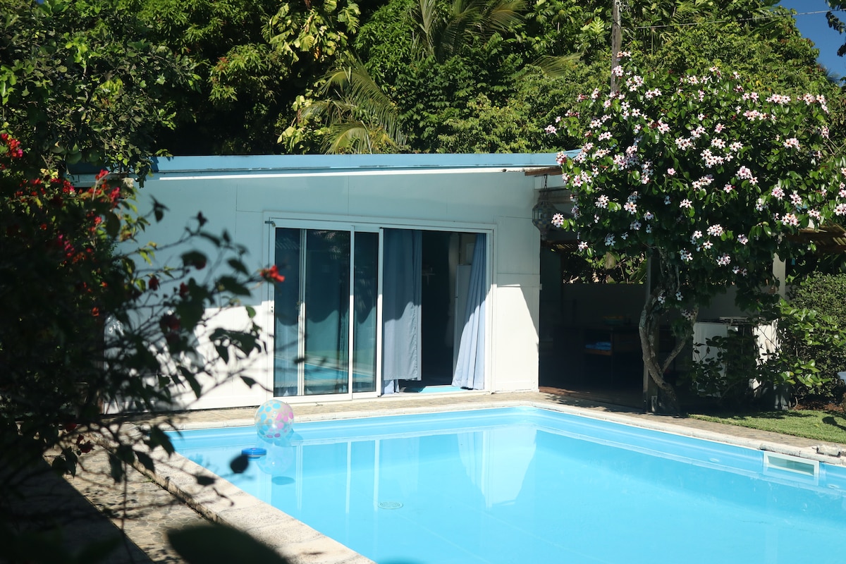 Taravao - Bungalow sympa - jardin - piscine privée