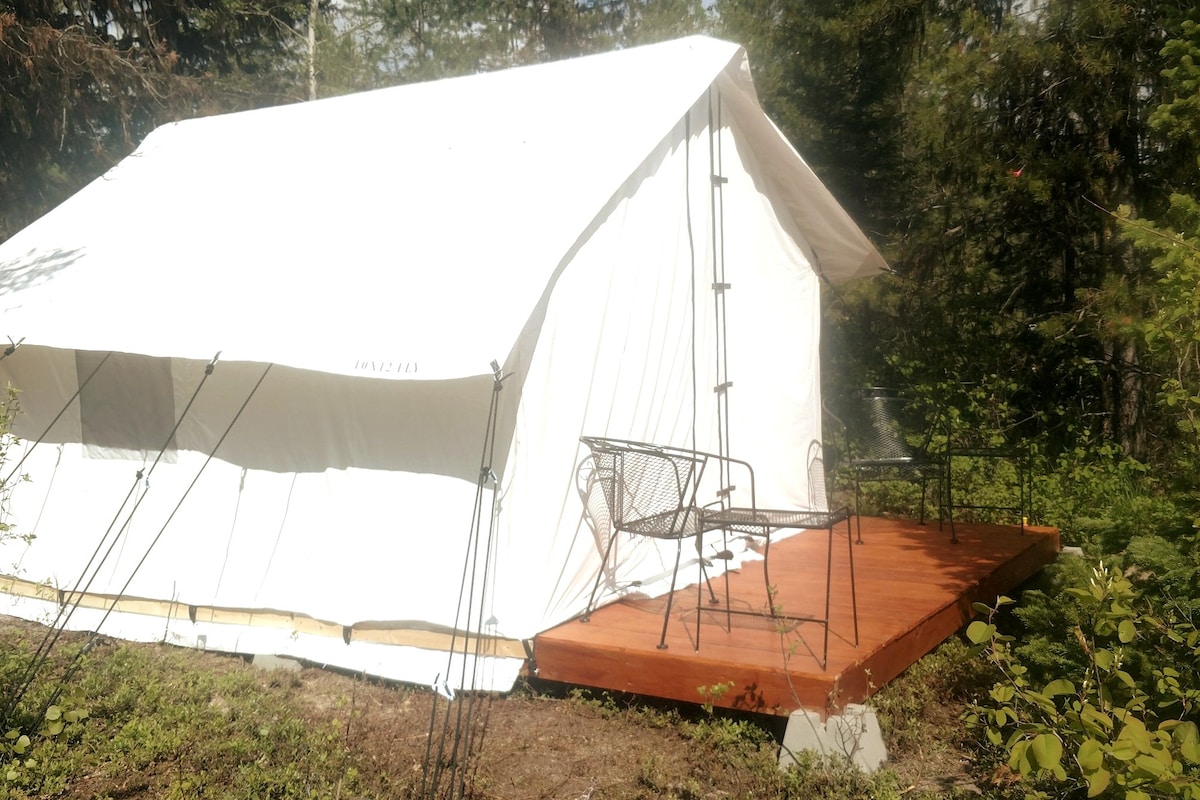 豪华露营帐篷2、Polebridge、冰川国家公园