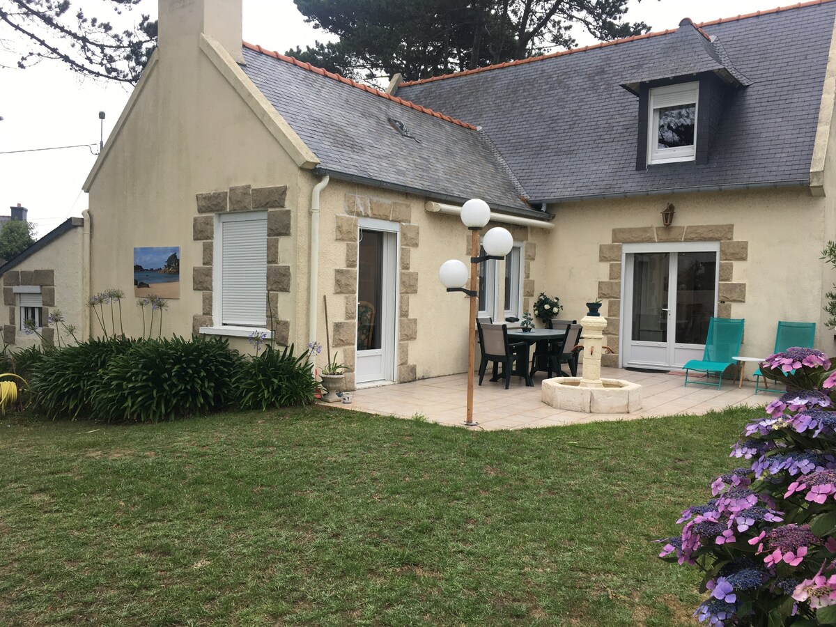 Villa cosy bord de mer 150m des plages vers Perros