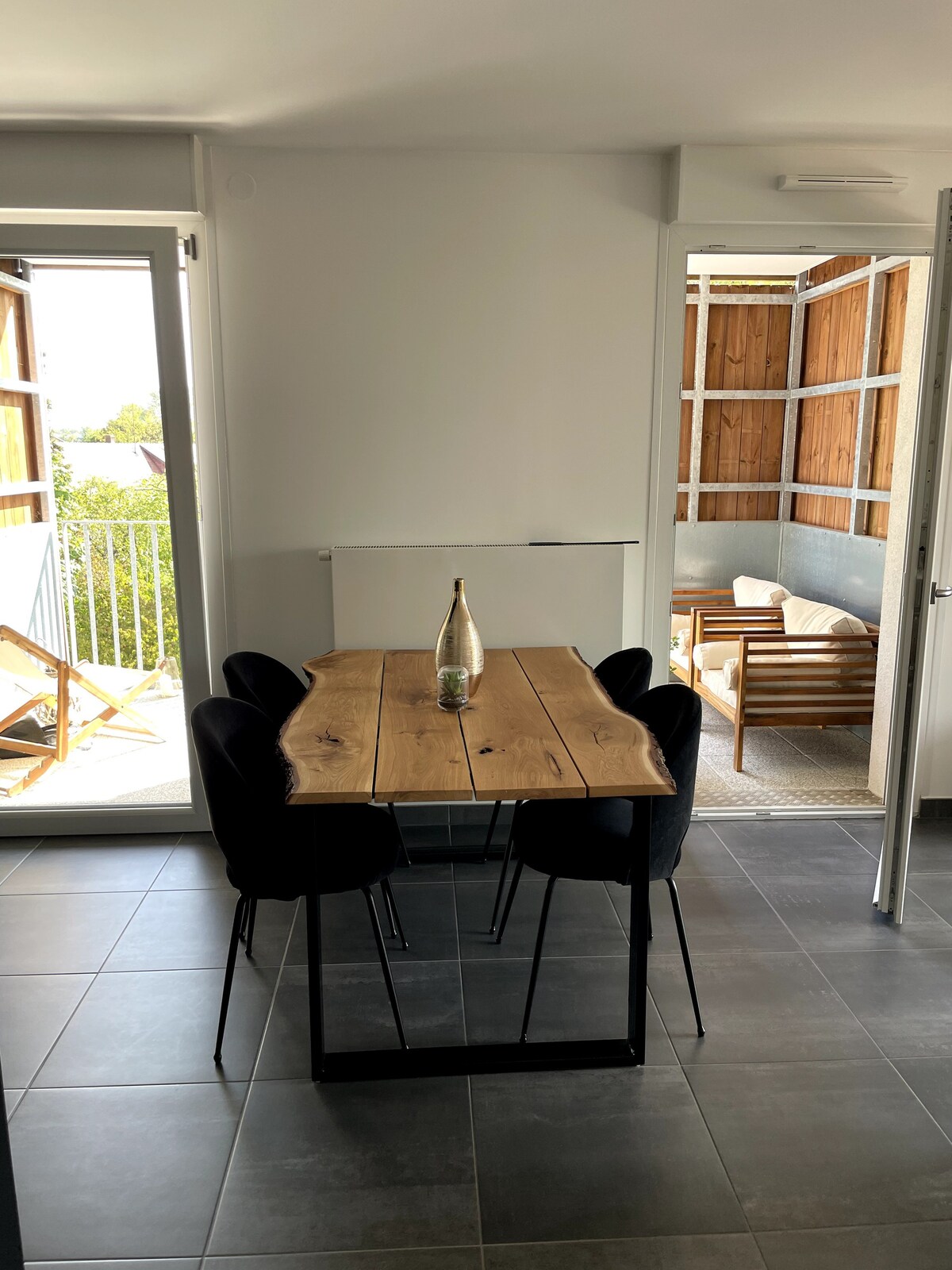 Recent 2-bedroom apartment Strasbourg + parking