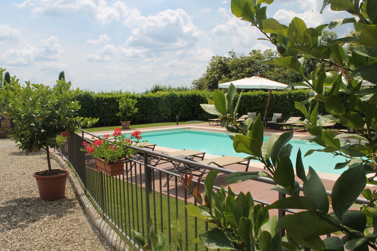 Porcilaia - Tuscan countryside home, shared pool