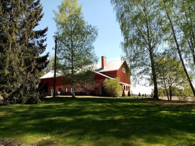 Hausjärvi的民宿