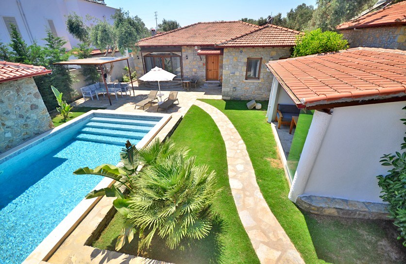 Family friendly villa with private pool & garden.