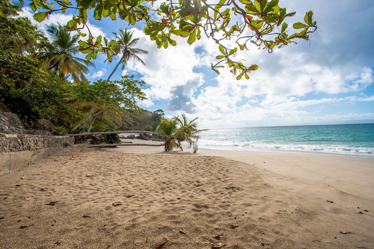 Welcoming  Bayfront Vacation Home w/Private Beach