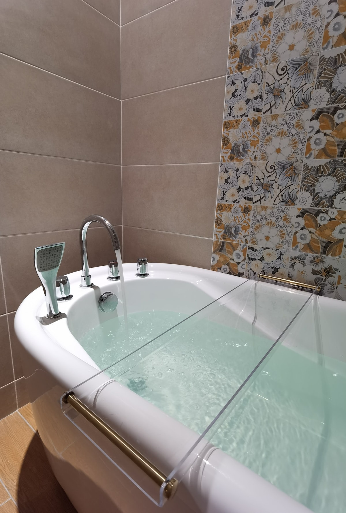 PremierCouple Suites｜Bathtub｜Netflix｜TownArea｜Wifi