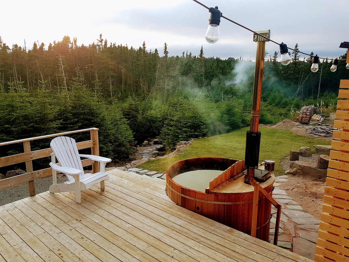 可欣赏美景和燃木热水浴缸的生态小木屋