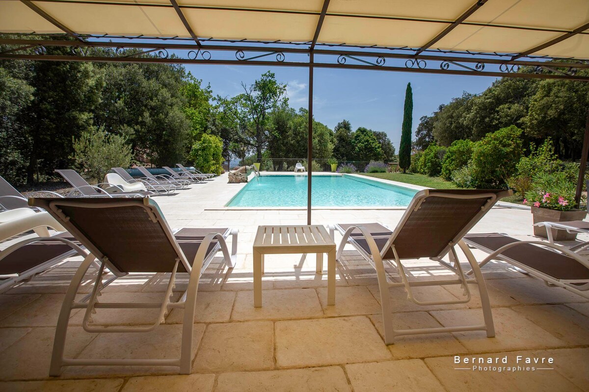 "Les Cigales" Grand gîte avec piscine