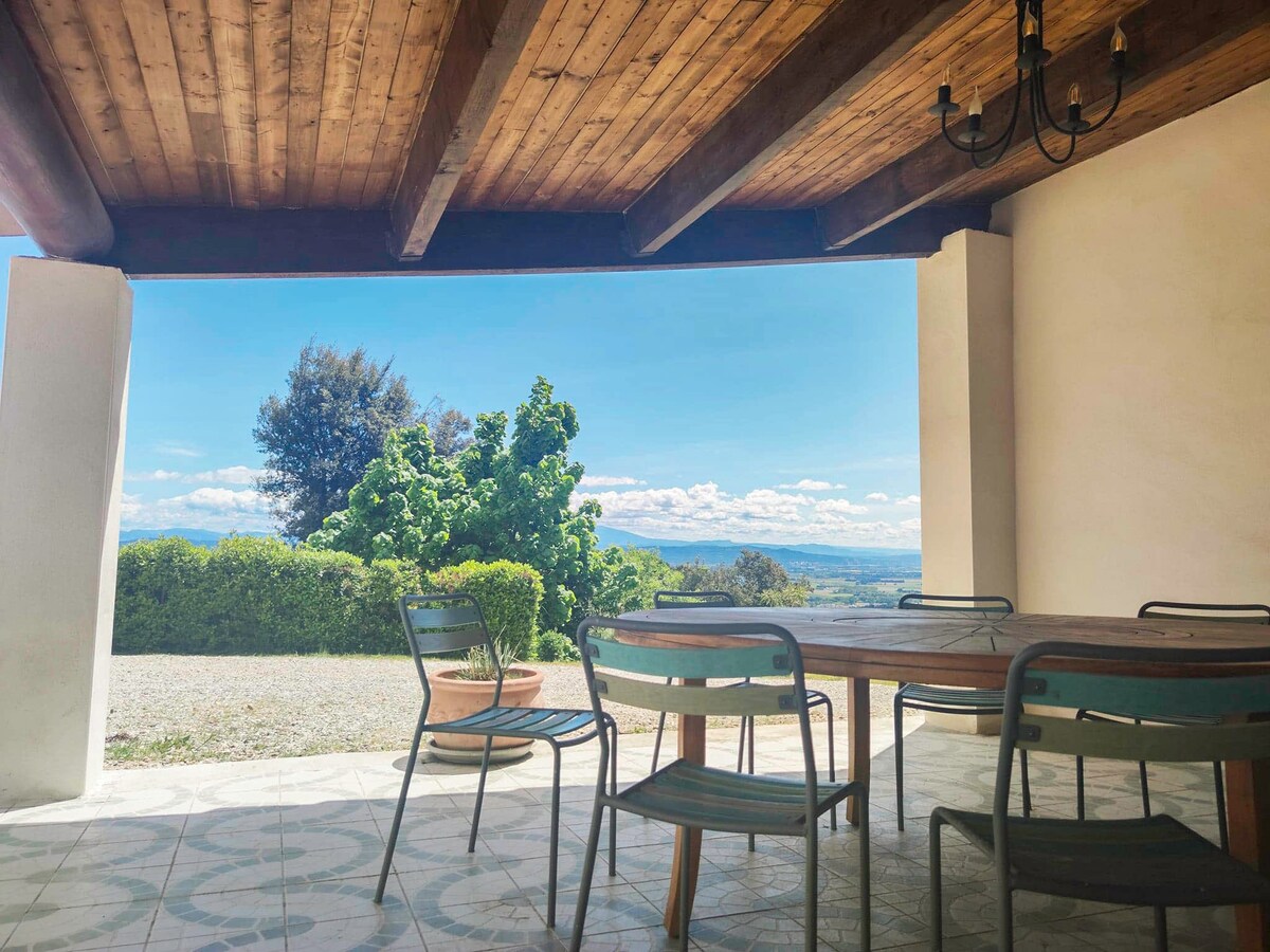 "Les Cigales" Grand gîte avec piscine