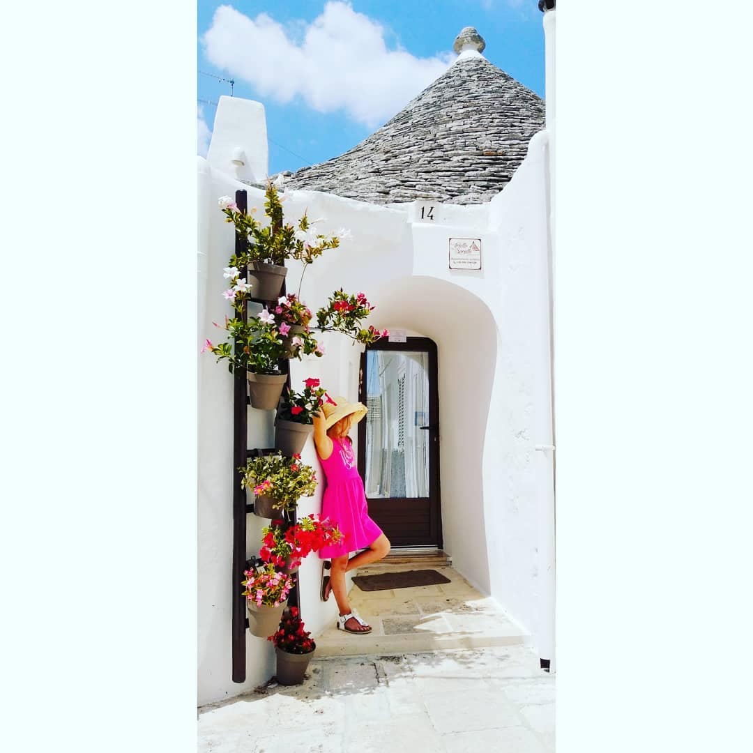 Splendid "Trullo Delle Sorelle" - trulli district