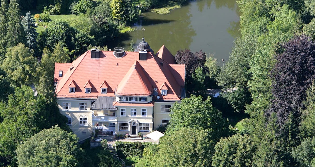 2 ： Kleine Villa Iggy Lotta m. Bad Schloss Mörlbach