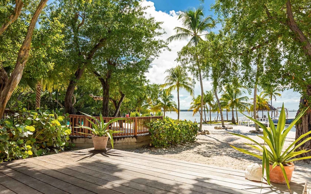 The Grand Lodge Right On The Water At Largo Resort