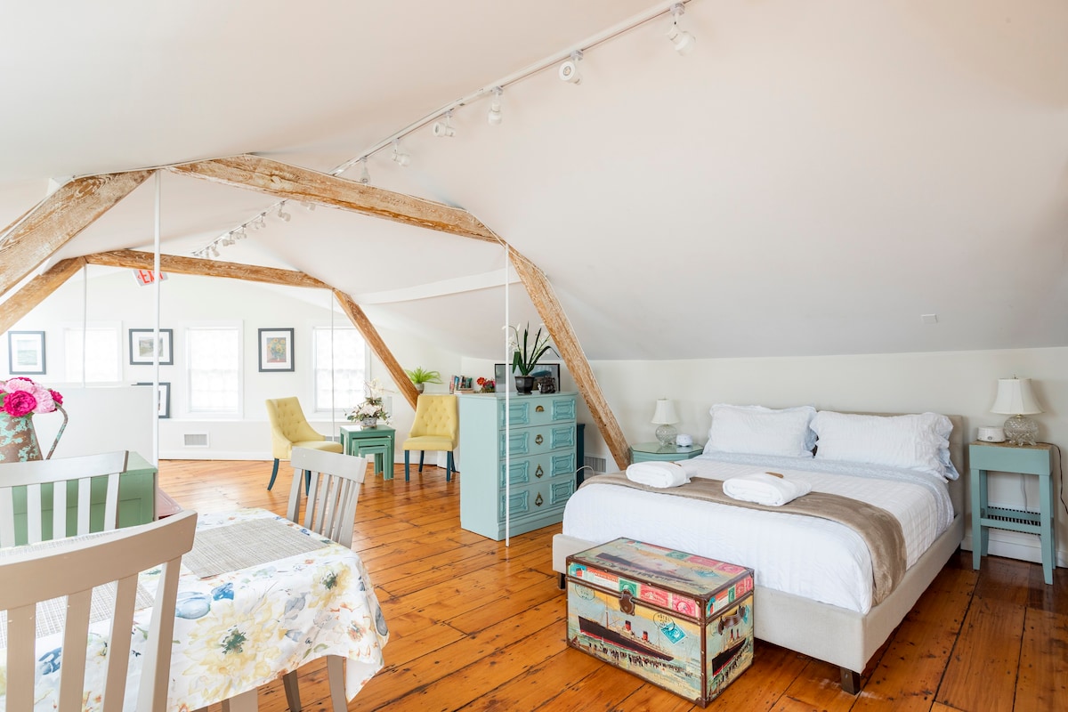 Sunny Westport Studio Apt. Above Historic Mill