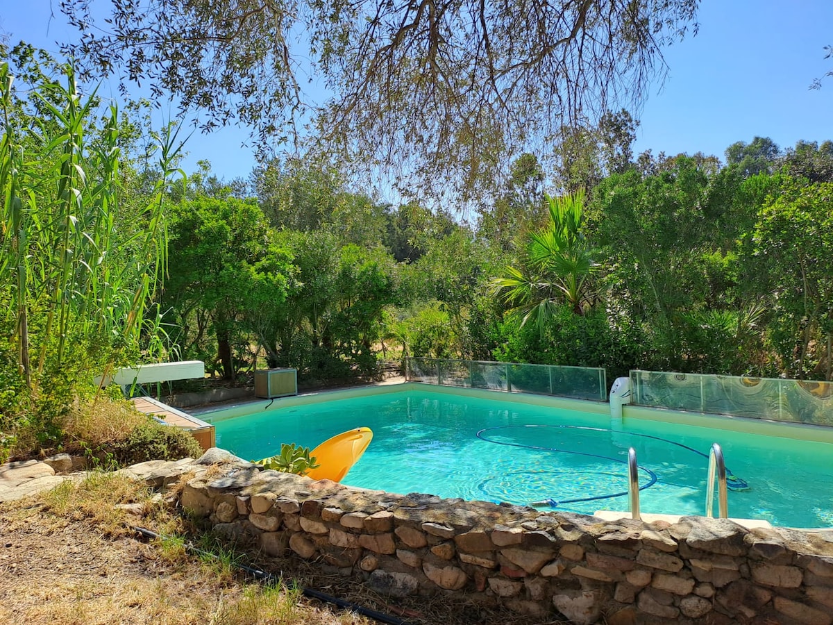 Casa con piscina a qualche minuto dalle spiagge