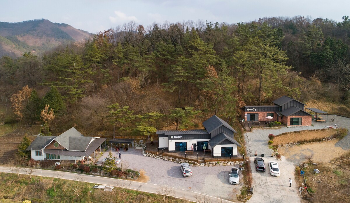 「团体住宿」Naju Jungheung Gold Spa ， Hwasun CC附近的私人膳宿公寓「森林下的主屋」