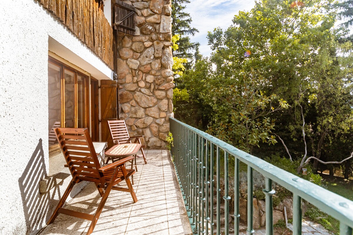 Idyllic country house on the mountains near Madrid