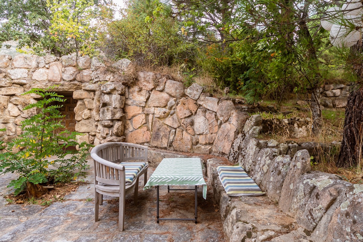 Idyllic country house on the mountains near Madrid