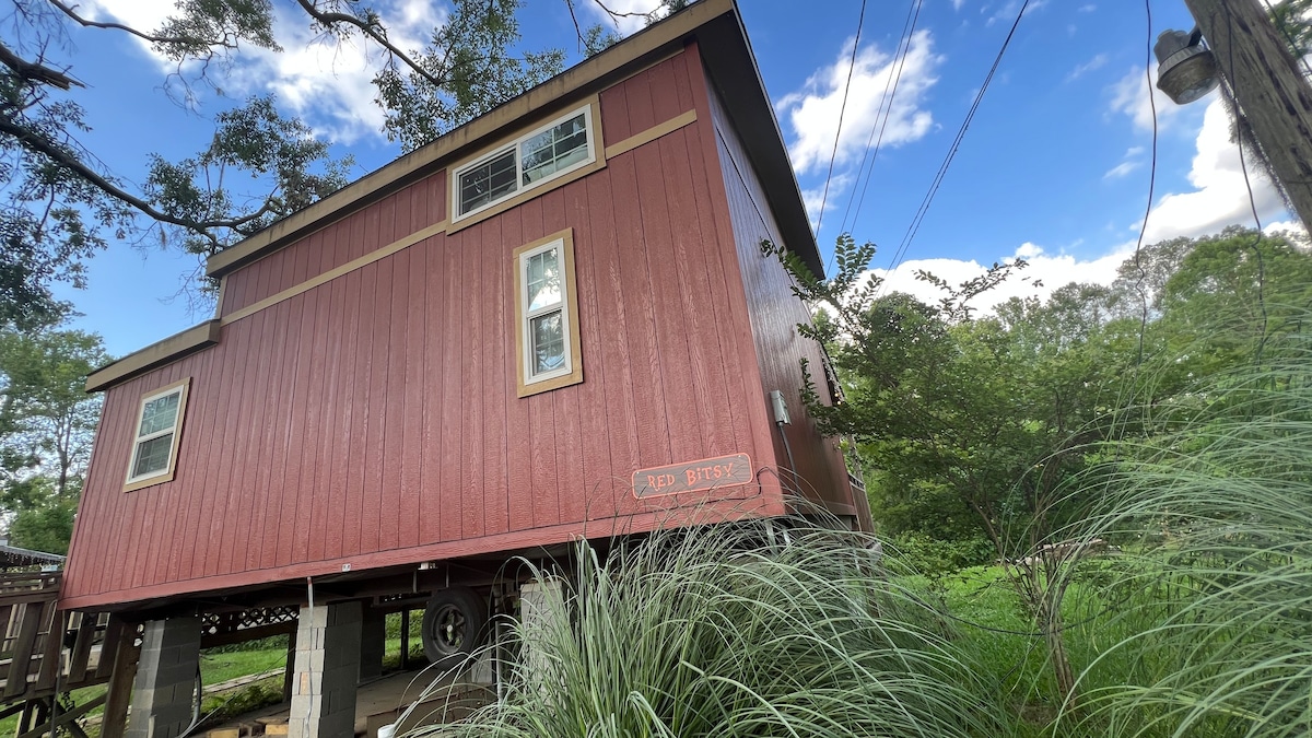 The Red Bitsy Cabin