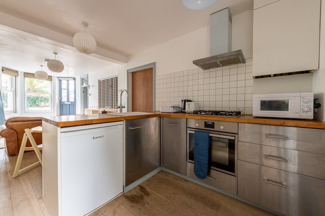 Lovely self-contained basement studio with kitchen