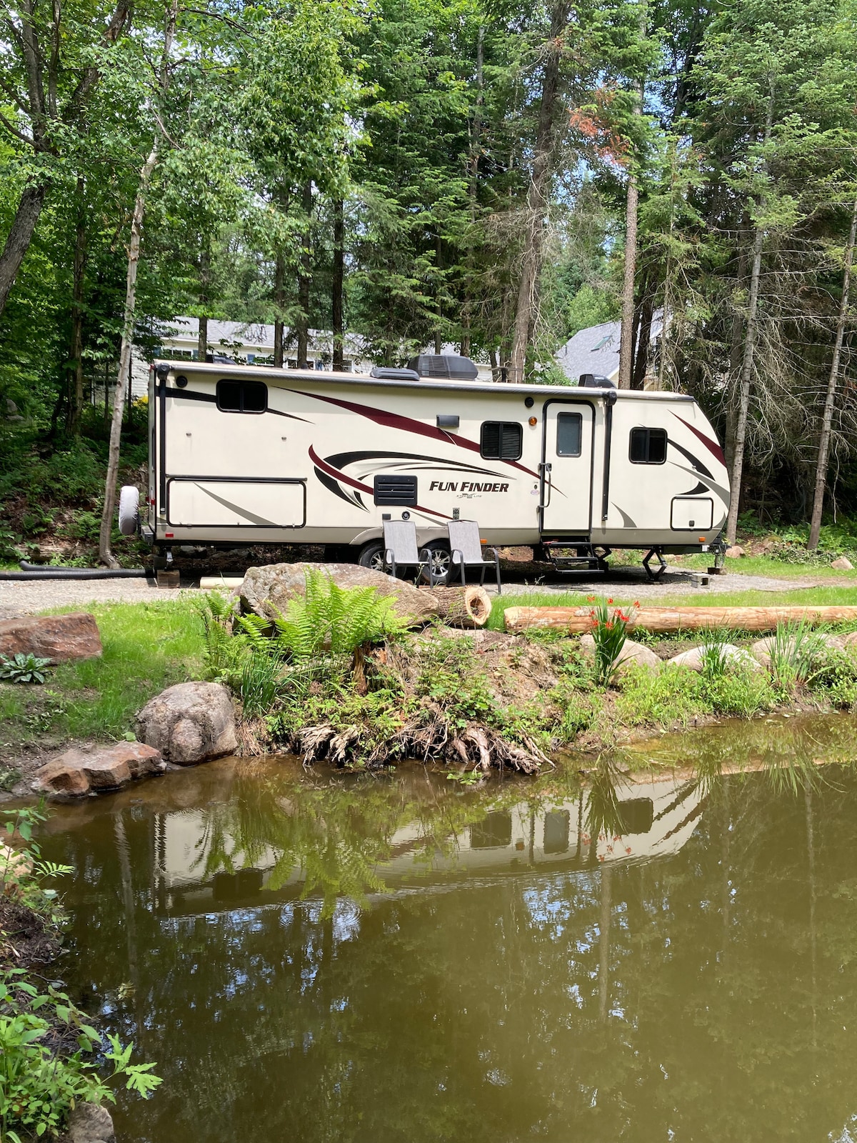 Twin Ponds Deluxe RV Camper