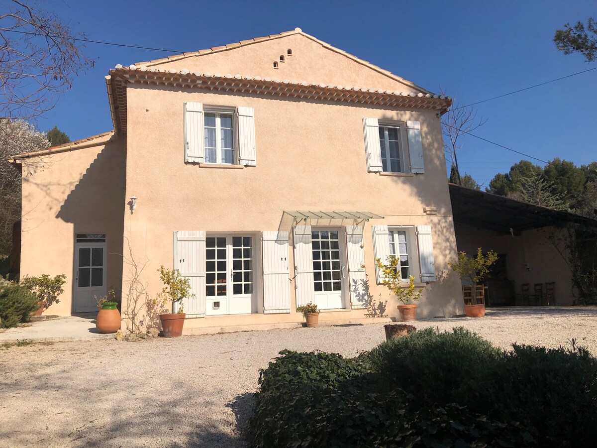 Jardin et sérénité à 30 Min de Marseille et Aix