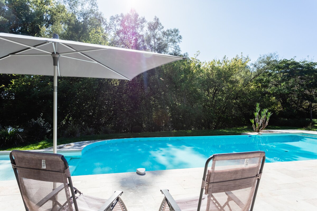 多尔多涅（ Dordogne ）令人惊叹的庄园、私人温水泳池