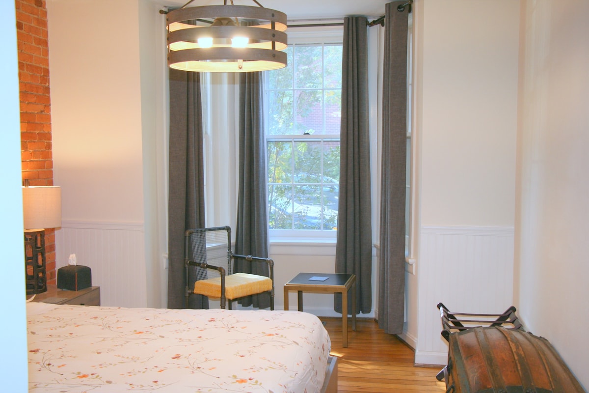 Dupont West 5: Charming 1BR