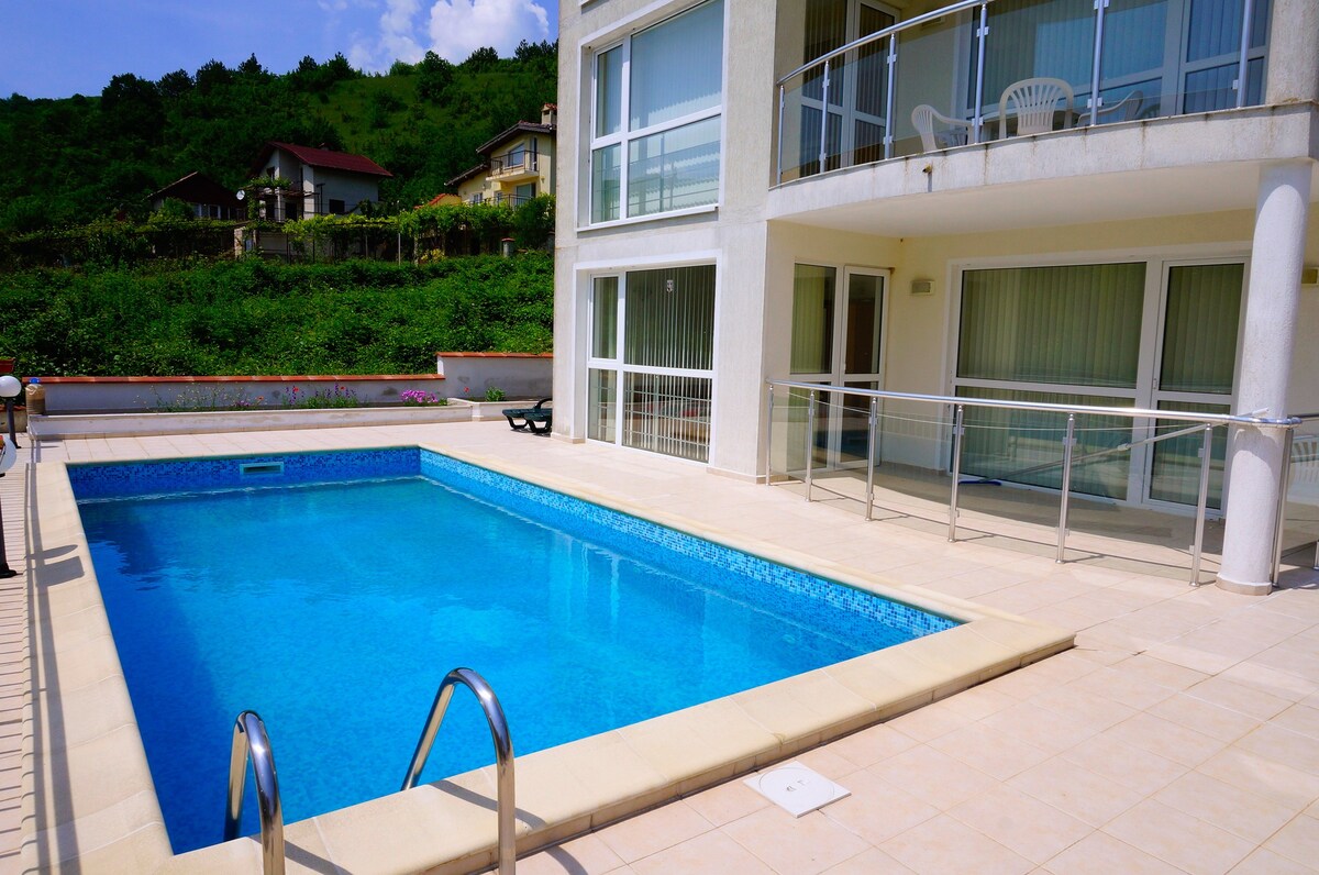 Apartment Serena - 10 min drive from Balchik beach