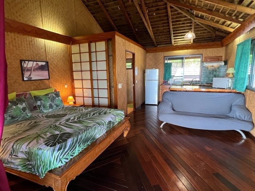 Tehuarupe Moorea Surf Studio # 1