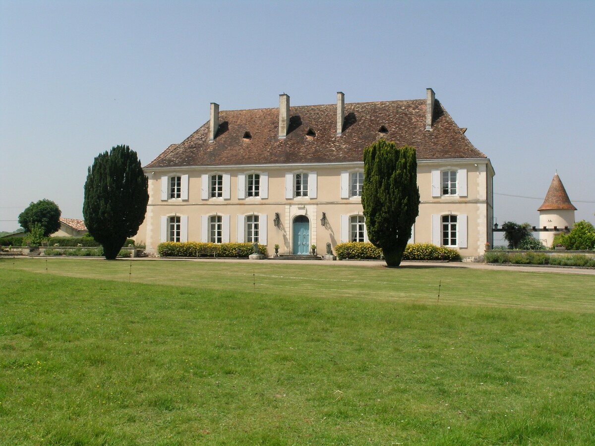 Château du Bourbet ~ Jade Room