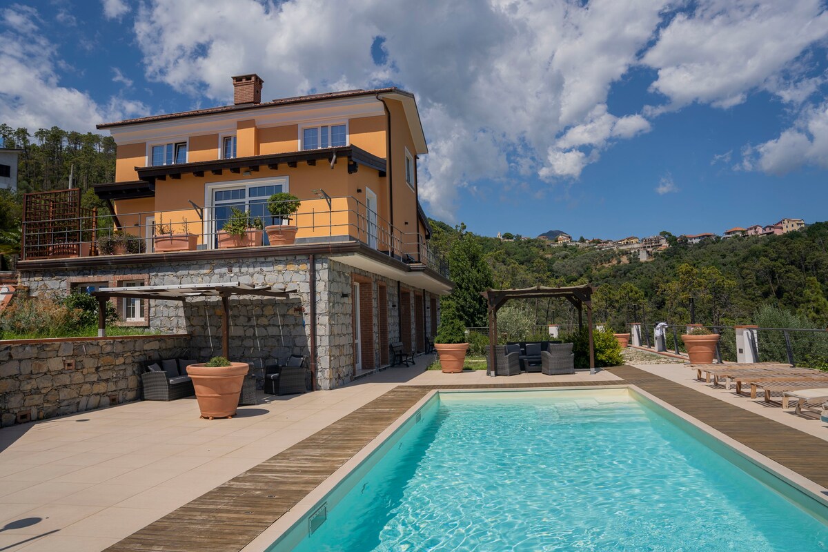 莱蒂齐亚别墅（ Villa Letizia ） -优雅的3个泳池，距海边10分钟